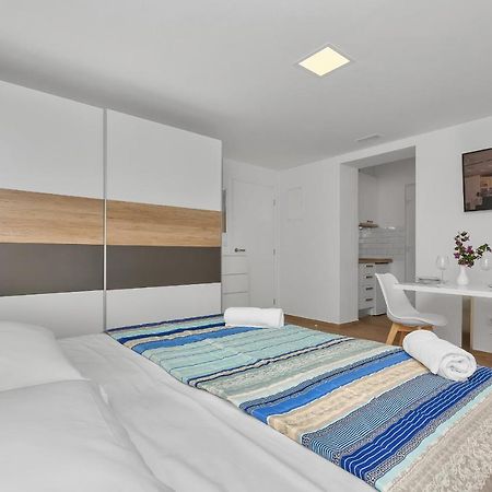 Guesthouse Lara Makarska Exterior foto
