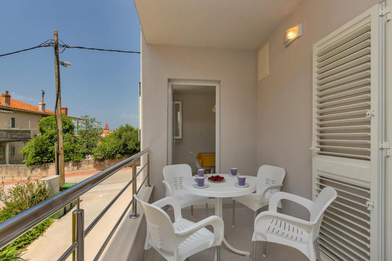 Guesthouse Lara Makarska Exterior foto